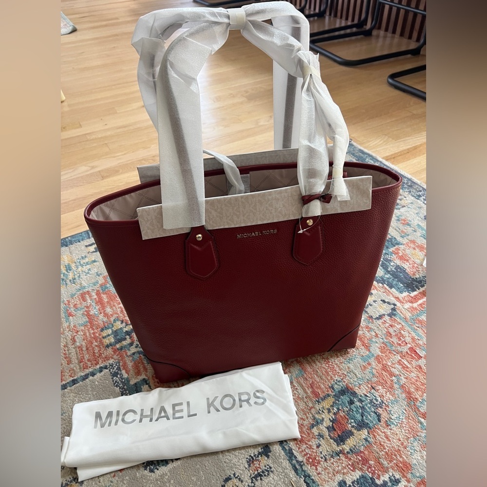 Michael Kors Eva Large Tote Women Large Merlot NWT Pebbled Leather - Picture 4 of 7